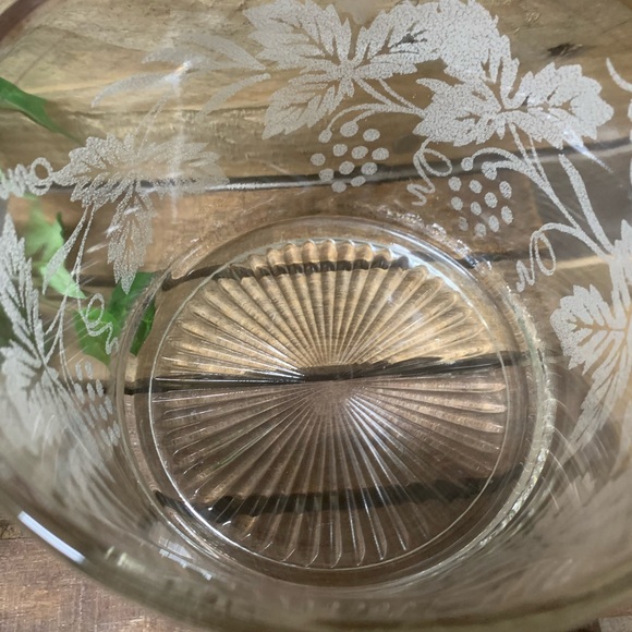 Vintage Bartlett Collins Frosted Grape Glass Ice Bucket/Bowl - Picture 2 of 7